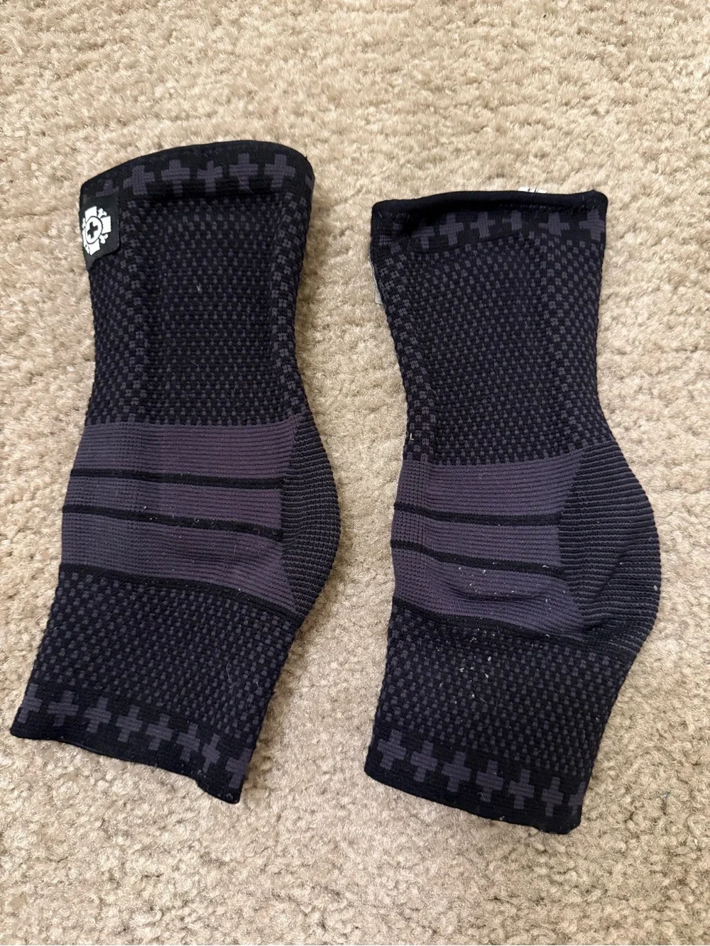 Compression Ankle Sleeves — Black/Grey Support old bones therapy medium